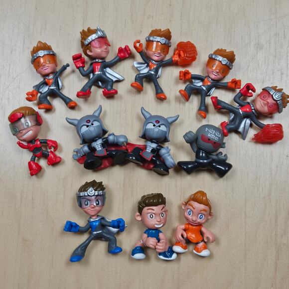 Ninja Kidz Clubz Mini Figures Lot 12 Pieces Action Figures Mini Mystery Ball - Picture 1 of 8